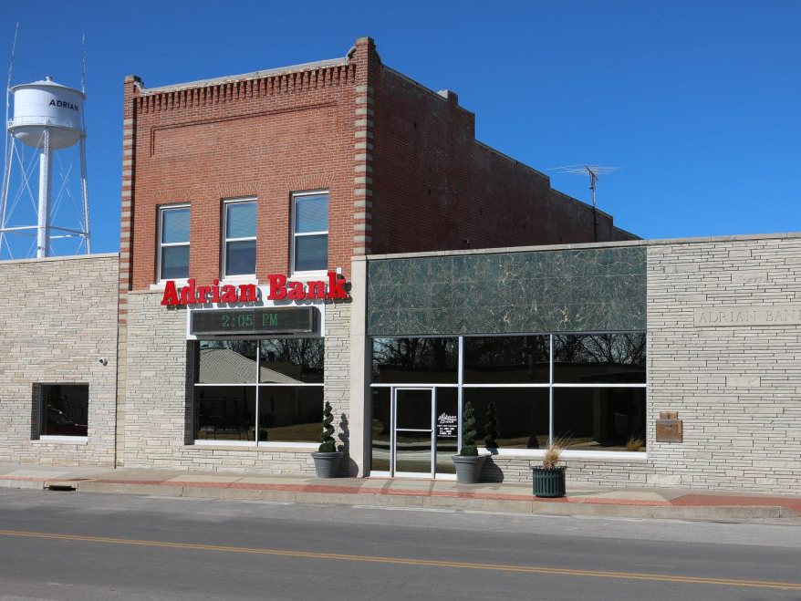 banks in adrian mi